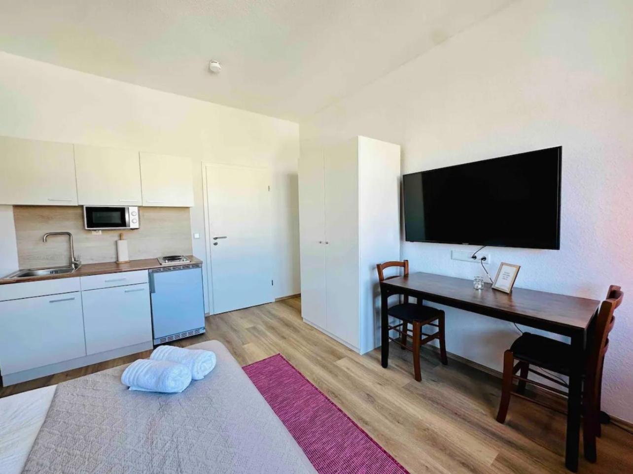Zentral Gelegenes Und Stilvoll Moebliertes Apartment In Duisburg Nur 5 Minuten Vom Hbf Und City, Ideal Fuer Pendler Und Messebesucher Dış mekan fotoğraf