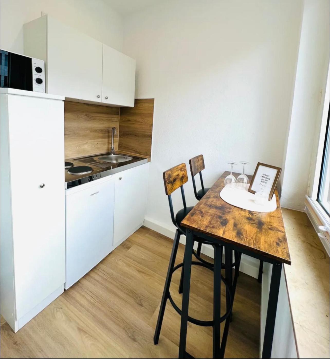 Zentral Gelegenes Und Stilvoll Moebliertes Apartment In Duisburg Nur 5 Minuten Vom Hbf Und City, Ideal Fuer Pendler Und Messebesucher Dış mekan fotoğraf